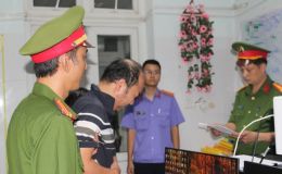 Diễn biến nóng vụ tài xế ô tô tông 2 xe máy rồi rơi sông khiến 3 người chết, 4 người bị thương ở Nghệ An