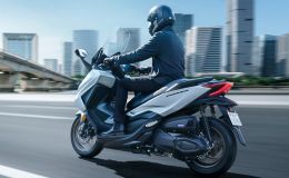 Tin xe hot 18/7: Honda ra mắt ‘vua xe ga’ mới tinh với giá hấp dẫn, trang bị ‘vượt mặt’ Honda SH