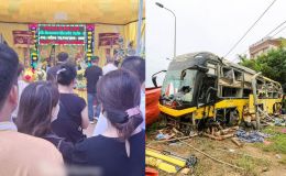 ‘Lặng người’ trước hình ảnh tiễn đưa 3 người thân mất cùng lúc sau vụ lật xe khách ở Hà Tĩnh