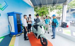 Sự kiện thu xe xăng, lên đời xe xanh tại TP. HCM trở thành ngày hội của giới tài xế dịch vụ