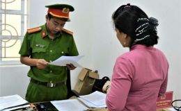 Phẫn nộ vụ việc bảo mẫu ném bé 1 tuổi xuống nền nhà khiến bé bị chấn thương sọ não, lý do gây bức xúc