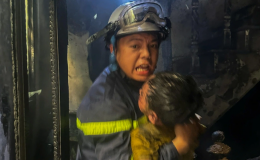 Vụ cháy nghiêm trọng ở Hà Nội: 3 người mắc kẹt, hiện trường khiến ai nhìn thấy cũng xót xa