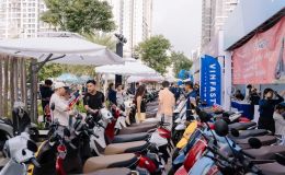 ‘Đổi xăng lấy điện’ sôi động ở 3 miền: Cả nhà rủ nhau lên đời xe điện