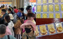 Giá vàng hôm nay 9/8/2025: Bùng nổ chưa từng thấy, vàng miếng 'ngùn ngụt' trên bảng giá