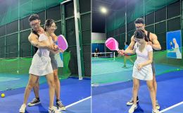 Vợ say sưa 'tán tỉnh' đồng đội nam đánh cặp pickleball, chồng bất lực kêu cứu
