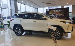 Toyota Fortuner có giá lăn bánh cực ‘mềm’ đầu tháng 10/2025, quyết ‘chơi tất tay’ với Ford Everest