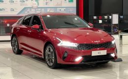 Nhận ưu đãi khủng, giá lăn bánh Kia K5 giảm mạnh giữa tháng 10/2025, ‘chơi tất tay’ với Toyota Camry