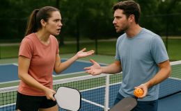 Dở khóc dở cười: Dạy vợ chơi pickleball, chồng nhận ngay đòn đau vào mặt