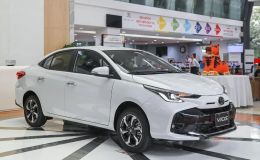 Giá lăn bánh Toyota Vios 'rẻ như rau' giữa tháng 10/2025, 'hạ đo ván' Hyundai Accent và Honda City