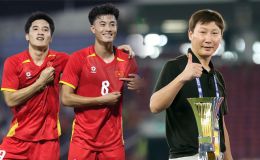 Bóng đá Việt Nam chính thức 'bén duyên' với Malaysia, HLV Kim Sang-sik đối mặt 'trận cầu sinh tử'