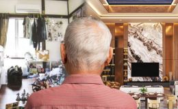 60 năm sống trong nghèo khổ, cuối đời người đàn ông mới phát hiện bố mẹ là người giàu có nhất vùng