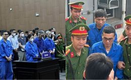 Người phụ nữ phải mổ não, chồng bệnh nặng vẫn cầm tiền 40 năm tích góp đi đánh bạc ở Pullman