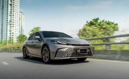 Toyota Camry được ưu đãi hơn 150 triệu đồng tại đại lý, giá 'chạm đáy' còn dưới 1,1 tỷ