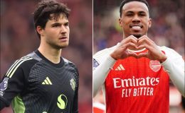 Lịch thi đấu bóng đá Ngoại hạng Anh hôm nay: Man Utd đại thắng Tottenham; Arsenal giữ vững ngôi đầu?