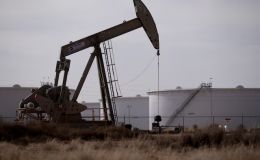 Cập nhật giá xăng dầu hôm nay 19/11: Giảm do lo ngại về tình trạng cung vượt cầu