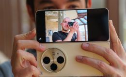 Đây là chiếc điện thoại màn gập ngang giá siêu rẻ, ‘out trình’ Galaxy S25 Ultra nhờ loạt trang bị cực đỉnh