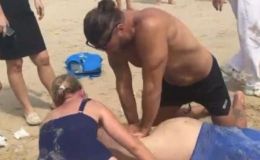 Hai du khách người nước ngoài đi tắm biển ở Bình Thuận bị cuốn trôi, một người không qua khỏi