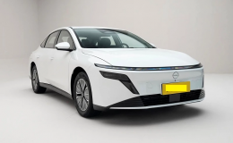 Nissan trình làng mẫu sedan giá rẻ chỉ hơn 370 triệu đồng nhưng đủ sức thách thức Toyota Camry