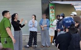 Hàng chục người livestream ‘vây’ cửa hàng vì chủ hụi bỗng mất liên lạc, hé lộ diễn biến khó lường