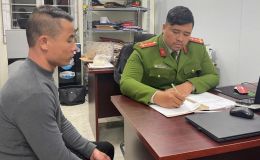 Người đàn ông ra đầu thú sau 7 năm trốn án gây tai nạn chết người: Hành động khiến ai cũng sốc! 