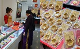 Giá vàng chốt phiên 17/12 bất ngờ quay đầu, SJC áp sát 156 triệu, thế giới vượt 4.300 USD gây chú ý giới đầu tư