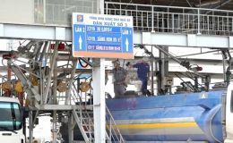 Doanh nghiệp lao đao khi xăng dầu giảm liên tục 5 phiên, lô mới nhập chưa bán hết đã lỗ