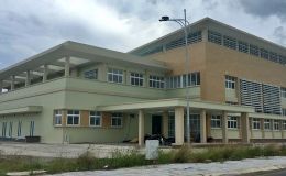 Máy trị ung thư 203 tỷ đồng ở Kiên Giang gần 15 năm ‘đắp chiếu’ chưa thể vận hành: Nguyên nhân khiến dự án chậm trễ? 