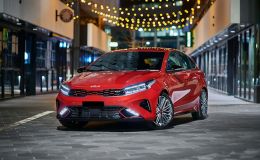 Quên Mazda3 và Hyundai Elantra đi, Kia K3 đang có giá lăn bánh ở mức cực ‘mềm’ giữa tháng 12/2025