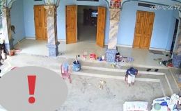 Lan truyền đoạn clip nghi vấn cụ ông dùng dao xuống tay dã man với người đàn ông nằm bất động trên nền nhà