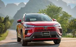 Giá xe Toyota Corolla Cross lăn bánh cuối tháng 12/2025: Hạ knock-out Kia Seltos nhờ siêu ưu đãi