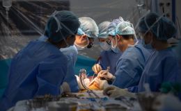 Nam sinh 19 tuổi ở TP.HCM hiến gan cứu giảng viên đại học trong tình trạng nguy kịch