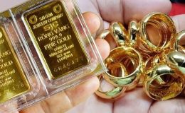 Giá vàng hôm nay 27/12: Phá đỉnh lịch sử mới, giá vàng sẽ còn leo cao đến đâu?