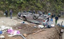 Lào Cai: Hiện trường kinh hoàng vụ lật xe khách khiến ít nhất 7 người tử vong, nhiều người vẫn đang mắc kẹt