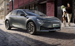 Sedan điện mới của Toyota ra mắt: Giá chỉ 412 triệu đồng, pin hơn 600 km, công nghệ dày đặc