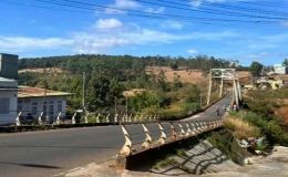 Xót xa bé gái sinh non còn nguyên dây rốn bị vứt bỏ tại cầu treo: Sức khỏe hiện ra sao?