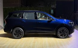 Mẫu SUV 7 chỗ đẹp long lanh chính thức ra mắt giá 345 triệu đồng: Rẻ lấn át Kia Morning và Grand i10