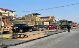 Tai nạn giao thông nghiêm trọng ở Nghệ An: Xe máy va chạm ô tô đầu kéo, 2 bà cháu tử vong thương tâm