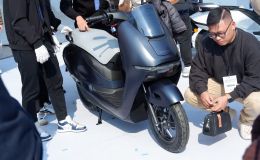 Honda ra mắt xe máy điện UC3: Thiết kế hiện đại, di chuyển 120km một lần sạc