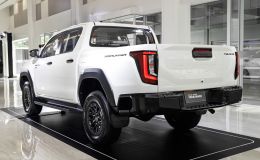 Điểm tin ô tô 10/1: Toyota Hilux 2026 chốt ngày ra mắt, cập nhất giá xe Isuzu tháng 1/2026