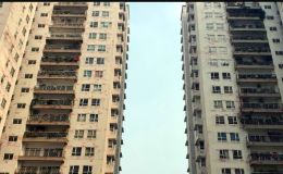 Cư dân toà chung cư ở Hà Nội hoang mang tột độ khi xuất hiện ký hiệu mực đỏ phủ kín toàn bộ tường