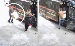 Phụ xe bê nhầm bảng hiệu ở Hưng Yên lên xe, camera ghi trọn khoảnh khắc ‘dở khóc dở cười’