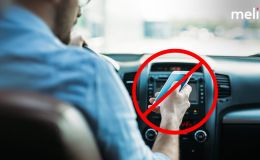 Lái oto cầm điện thoại thôi là đã bị phạt nặng, chưa nói gì đến nhắn tin hay lướt Facebook