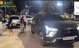 Clip ô tô ngang nhiên đỗ xe giữa đường ở Gia Lai gây bức xúc: Lời khai của tài xế và mức xử phạt?
