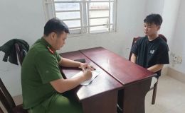 Danh tính nam thanh niên táo tợn kề dao đe dọa chủ cửa hàng cầm đồ, hé lộ lý do ‘làm liều’