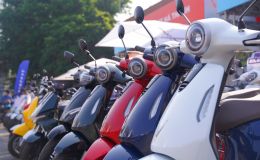 Chuỗi sự kiện ‘Đổi xăng lấy điện’ trở lại, khách hàng háo hức đợi ‘chốt kèo’ xe điện VinFast