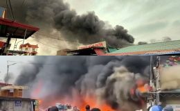 Lửa thiêu rụi nhiều ki-ốt tại chợ Dành: Hàng chục gian hàng thành tro, nguyên nhân còn mơ hồ