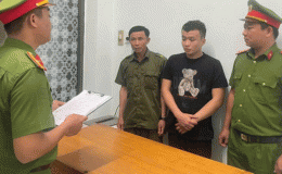 Cách gã đàn ông trộm nữ trang, laptop giá trị 150 triệu tại 1 phòng trọ trong tích tắc dù có camera