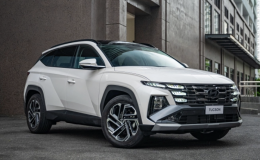 Hyundai Tucson ‘rò rỉ’ lộ trình nâng cấp: Lột xác thiết kế 'đe nẹt' CX-5, bỏ máy dầu, thêm bản PHEV