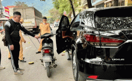 Tài xế Lexus mở cửa không quan sát khiến bé 3 tuổi tử vong: Bé là con hiếm muộn, gia cảnh khó khăn