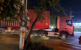 Hiện trường ám ảnh vụ xe đạp điện tông container, 1 người chết tại chỗ ở TPHCM
